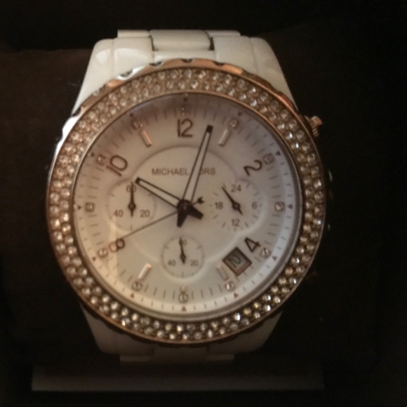 Michael Kores White and rose gold watch. - Picture 2 of 2